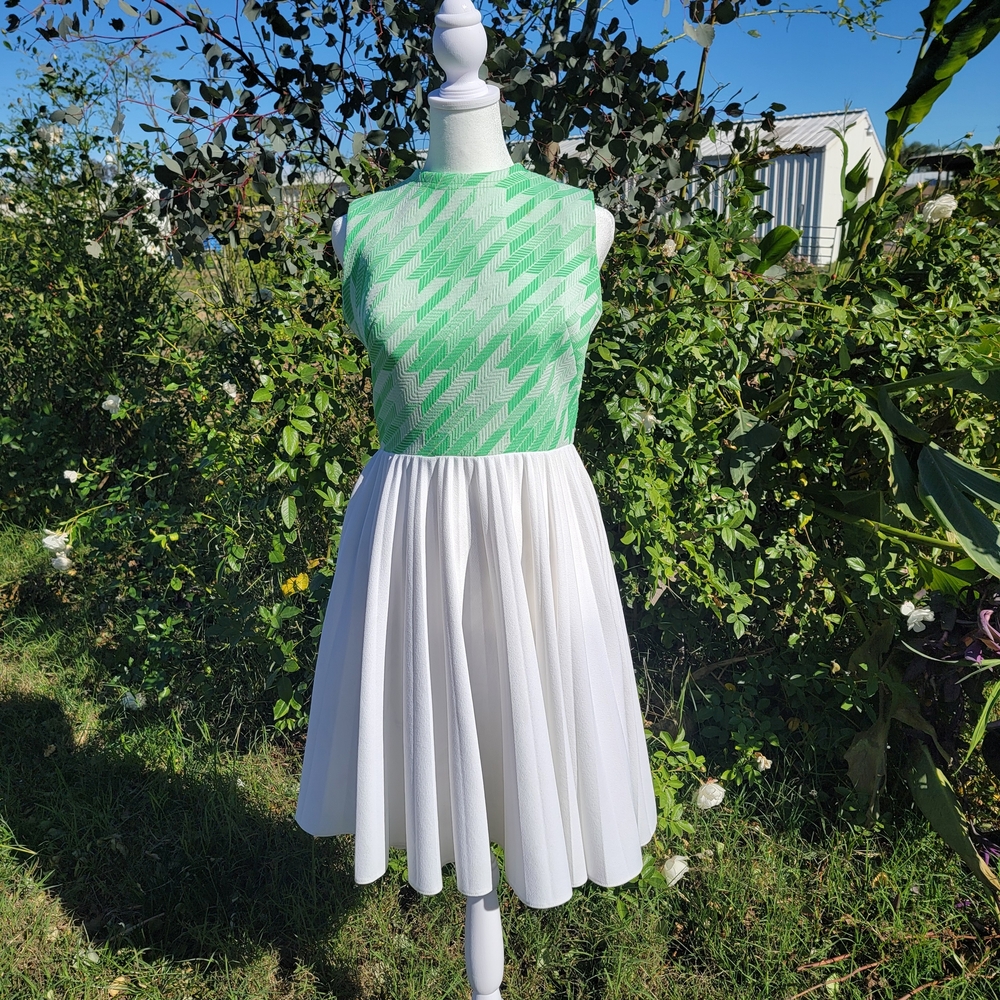 Vintage 1960s Green White Polyester Toni Tody Mini Dress Small